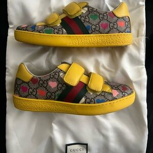 Kid (girl) Gucci shoes